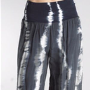 ITALIAN SILK PALAZZO PANTS—-TIE DYE—-ONE SIZE